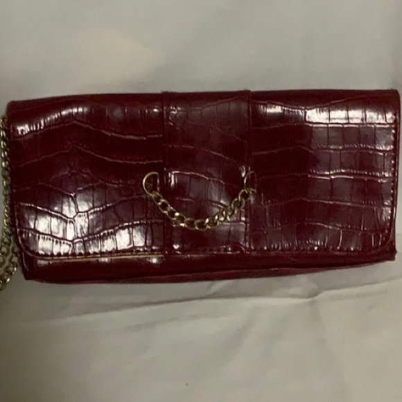 VINTAGE VEGAN CLUTCH - Picture 1 of 10